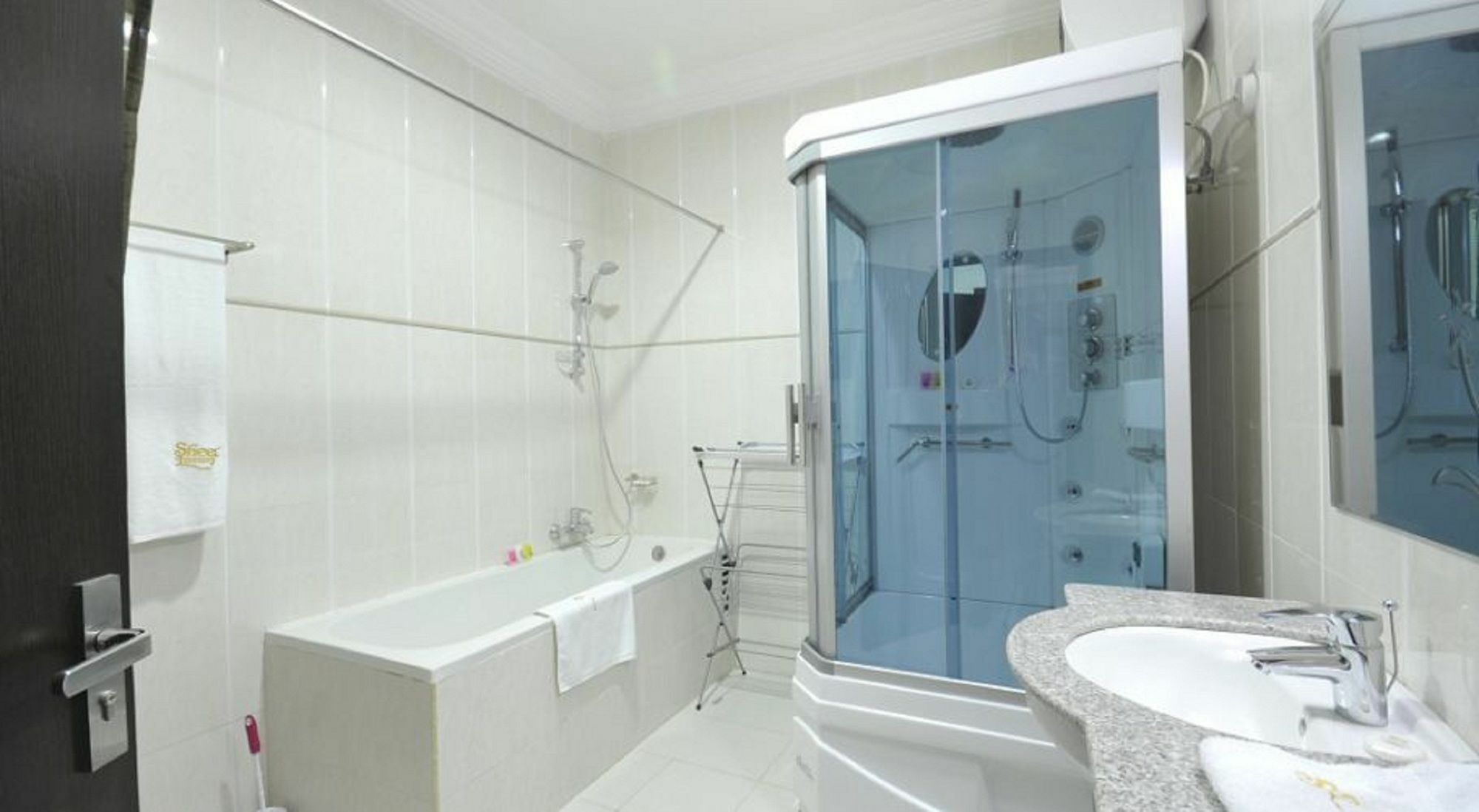 Sheer Luxury Apartments And Suites Abudża Zewnętrze zdjęcie
